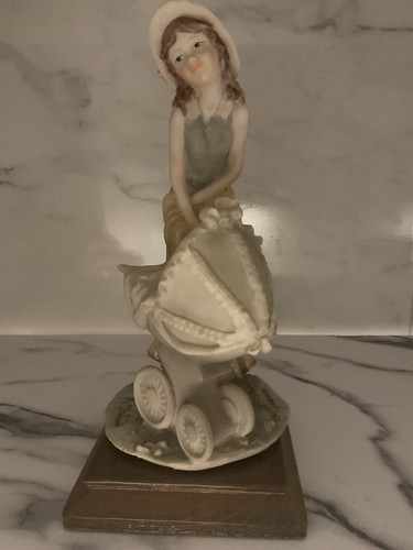 Vintage capodimonte figurine - figurine,