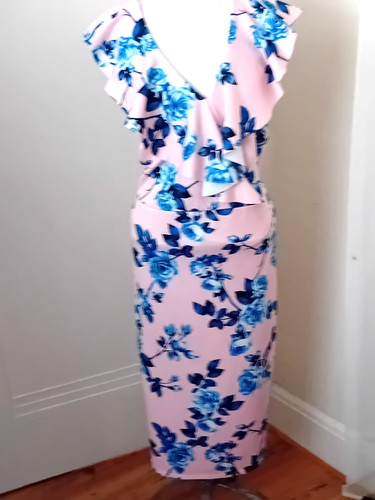 Size sleeveless midi with - midi,