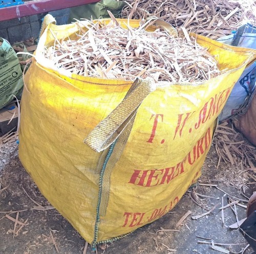Oak offcuts shavings - oak,