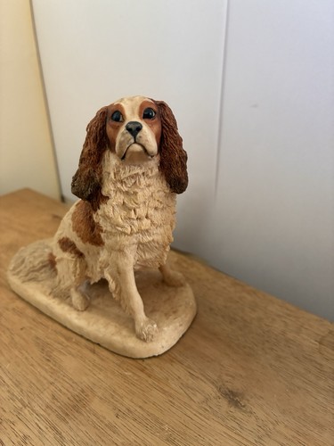 Spaniel figurine border - figurine, fine