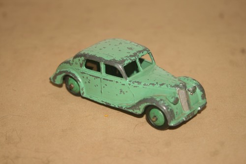 Dinky toys riley saloon - dinky,