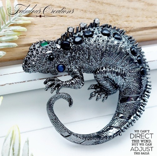 Large black iguana - large,