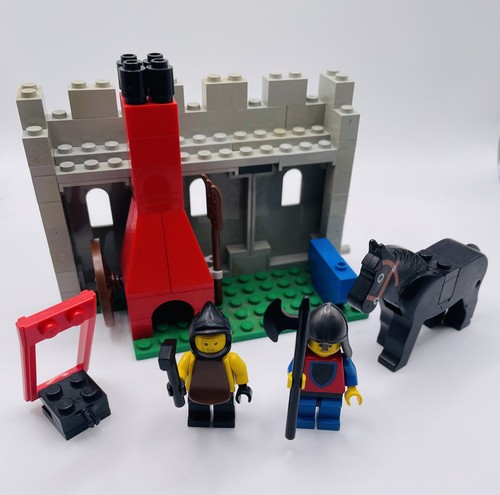 Lego castle blacksmith vintage - lego,
