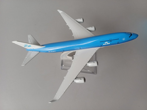 Diecast model airliner 450 - diecast, 1:450