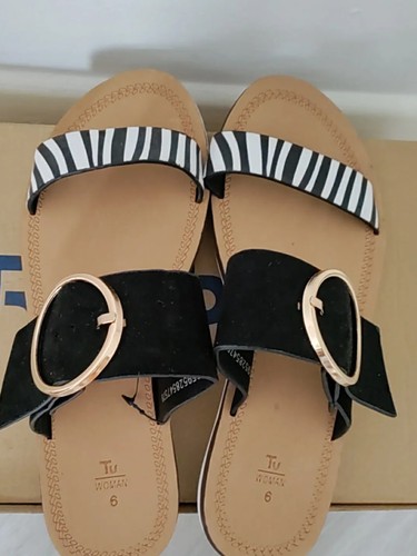 Ladies black and white - black,