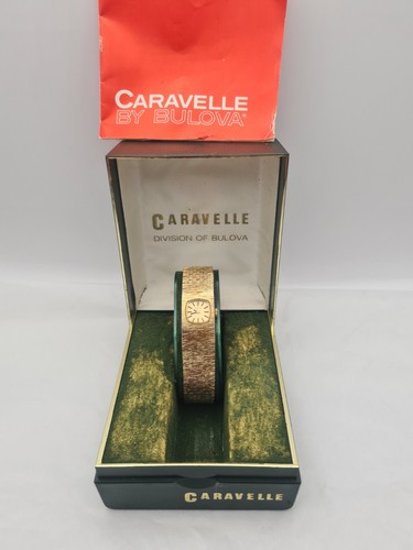 Vintage caravelle bulova - by,