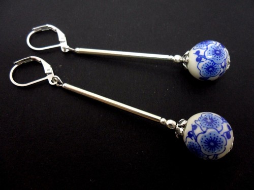 Pair long dangly blue white - dangly, blue/white