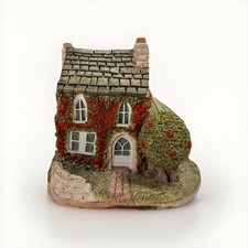 Lilliput Lane “Holly