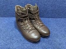 SIZE UK 10L - Altberg Defender
