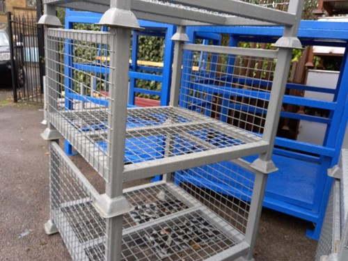 Bundle steel mesh base - of,