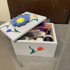 sewing box With contents