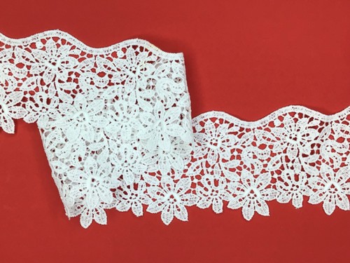 Quality white scalloped - scalloped, floral