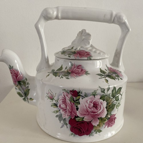 Vintage teapot arthur - vintage, wood