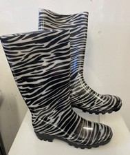 BNWOT Ladies Animal Print