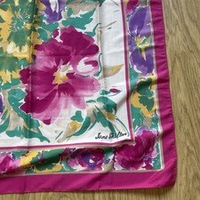 JANE SHILTON BEAUTIFUL LARGE VINTAGE HEADSCRF VINTAGE ITALIAN SCARF 34IN X 34IN