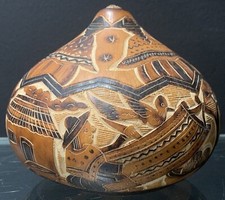 Vintage Peruvian Hand Made Carved Gourd Objet d'art Llama Folk Art Ornament VTG