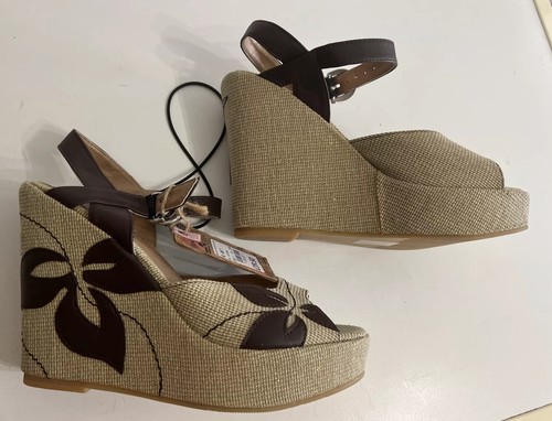 Bnwt women mantaray wedge - mantaray,