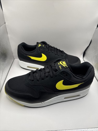 Nike air max ess - nike, means