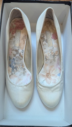 Rachel simpson maisie ivory - simpson,