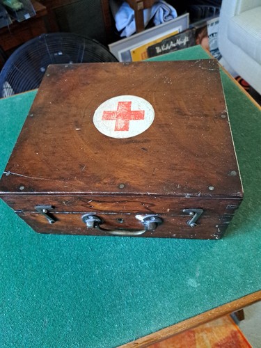 Vintage medical box lovely - box.,