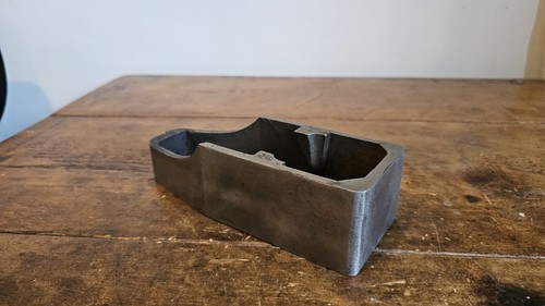 Metal casting body for - metal,