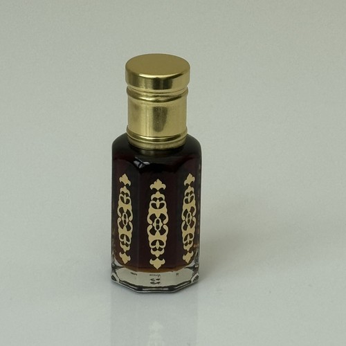 Dark patchouli earthy - earthy, /spicy