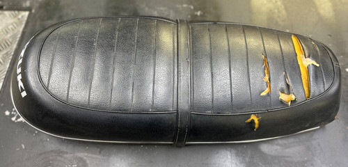 Suzuki 500 seat - t,
