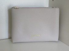 Oman Air AMOUAGE Business