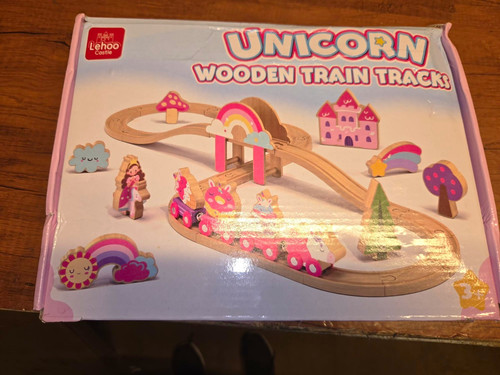 Lehoo castle unicorn - castle, wooden