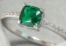 GENUINE SILVER 925 EMERALD GREEN CLASSIC TIMELESS ELEGANCE  RING SIZE 60 SALE !!