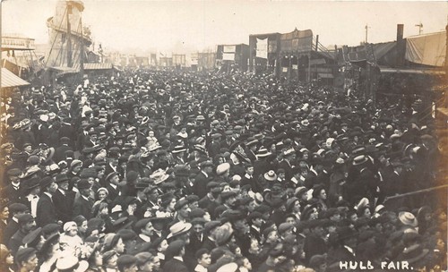 Postcard hull fair crowds - hull,