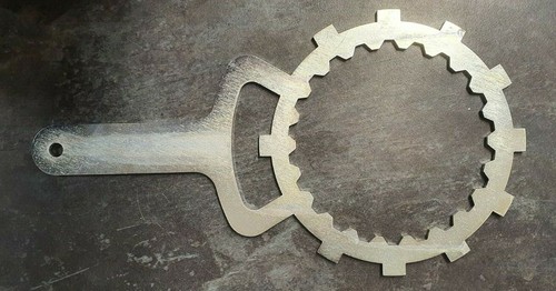 Clutch removal holding tool - removal,
