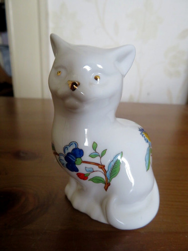 Aynsley fine bone china cat