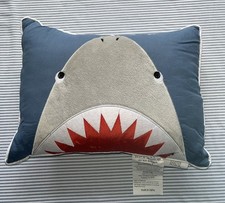 SHARK PILLOW Urban Habitat