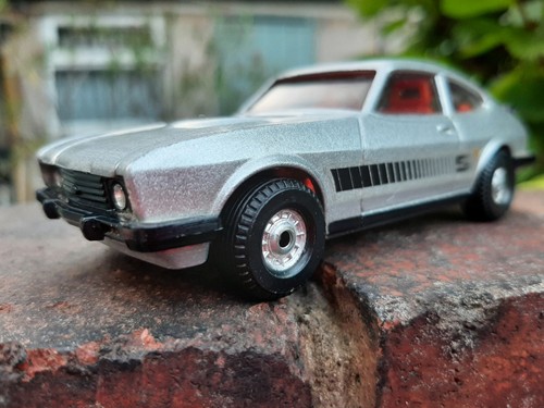 1979 corgi silver ford capri - 1979,
