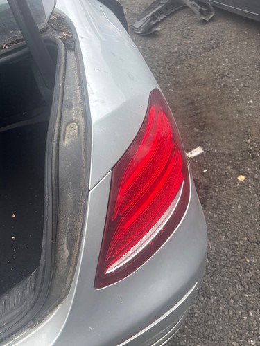 Rear tail light assembly right - tail,