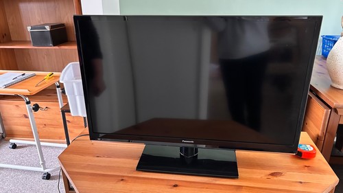 Black panasonic l32em6b - black,