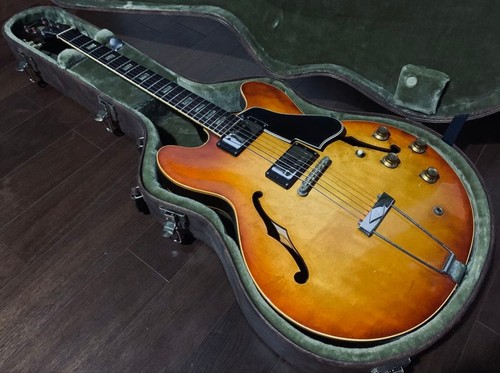 Electric guitar gibson 335 - guitar,