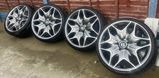 Genuine 22" Kahn Bentley Alloy Wheels with Continental Tyres