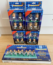 ZA394:  Corinthian 14 Man England Squad Display Stand & 16 Players