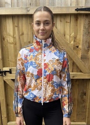 Adidas her studio - studio, track