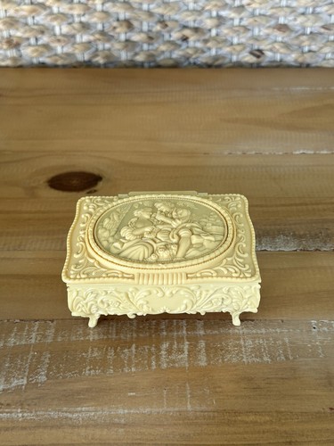 Vtg 1940s celluloid jewelry - vtg,