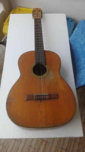 Classical guitar luthie - guitar,