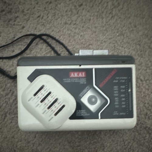 Akai portable am - pm-82, am/fm