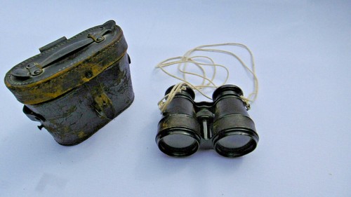 Old pair binoculars iris - old,