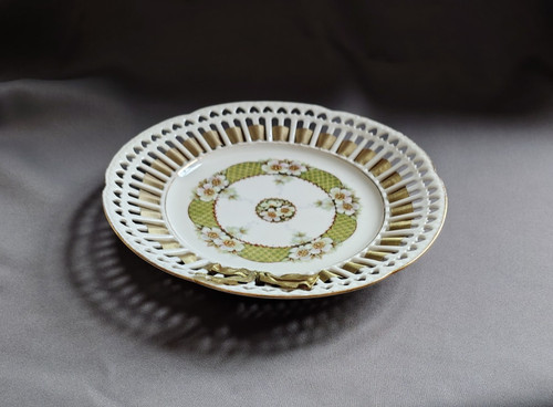 Vintag ribbon plate white - vintag,