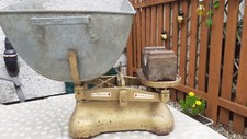 Victorian Avery Grocery Scales With Scoup And  14lb Weight