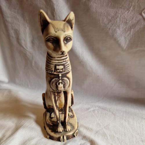 Vintage statue egyptian - of,