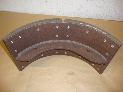 Relined brake shoe - relined,