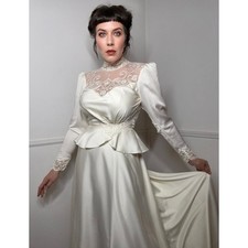 Small 1970s Vintage Cream